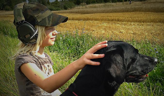 Jaga djurplågare, inte jägarna och deras hundar