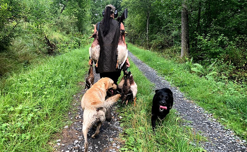 Ska kvinnor få jaga tillsammans?